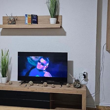 Stan Na Dan Kozarska Dubica Bosanska Dubica Exterior foto