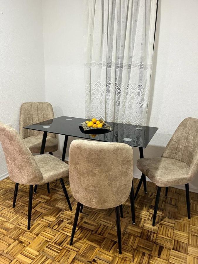 Stan Na Dan Kozarska Dubica Bosanska Dubica Exterior foto