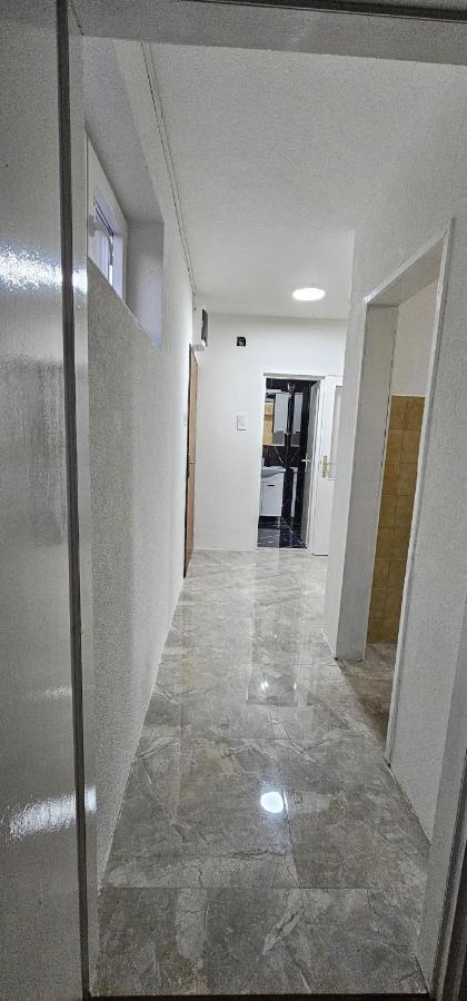 Stan Na Dan Kozarska Dubica Bosanska Dubica Exterior foto