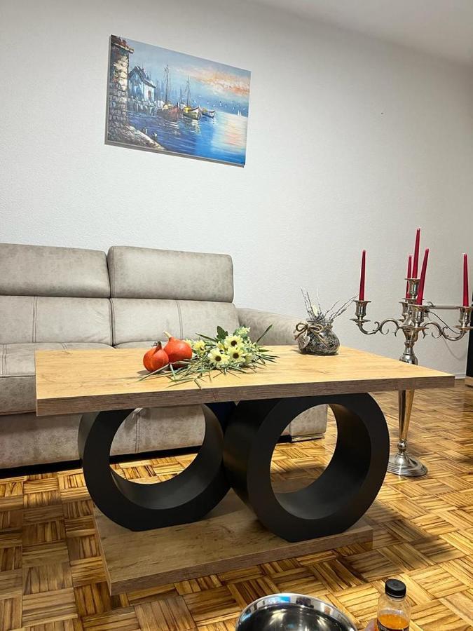Stan Na Dan Kozarska Dubica Bosanska Dubica Exterior foto