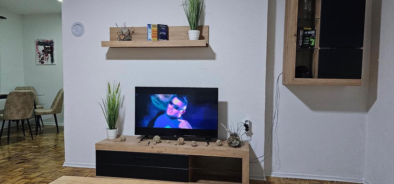 Stan Na Dan Kozarska Dubica Bosanska Dubica Exterior foto